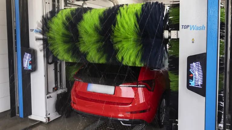 TopWash - vozidlo v hale
